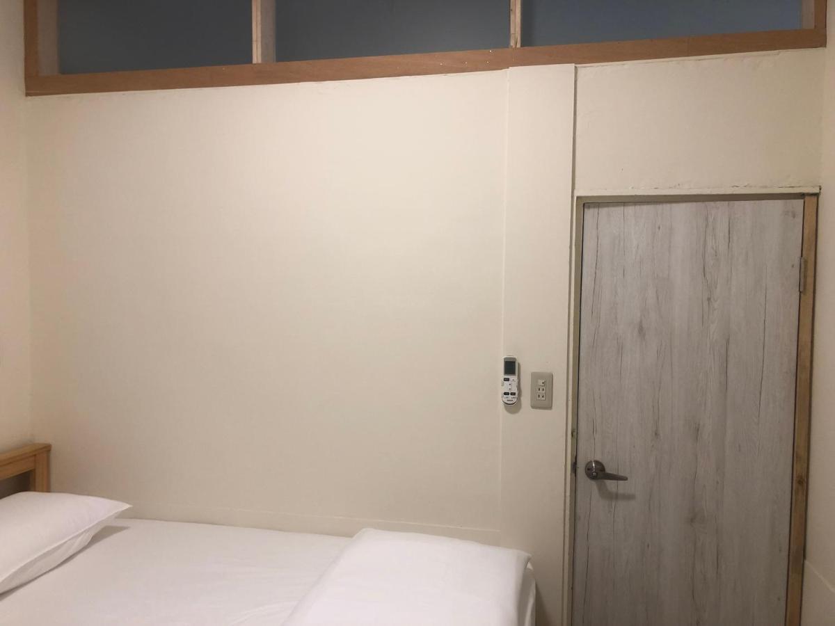 Simple Walk Guest House 小公寓 Tainan Zewnętrze zdjęcie