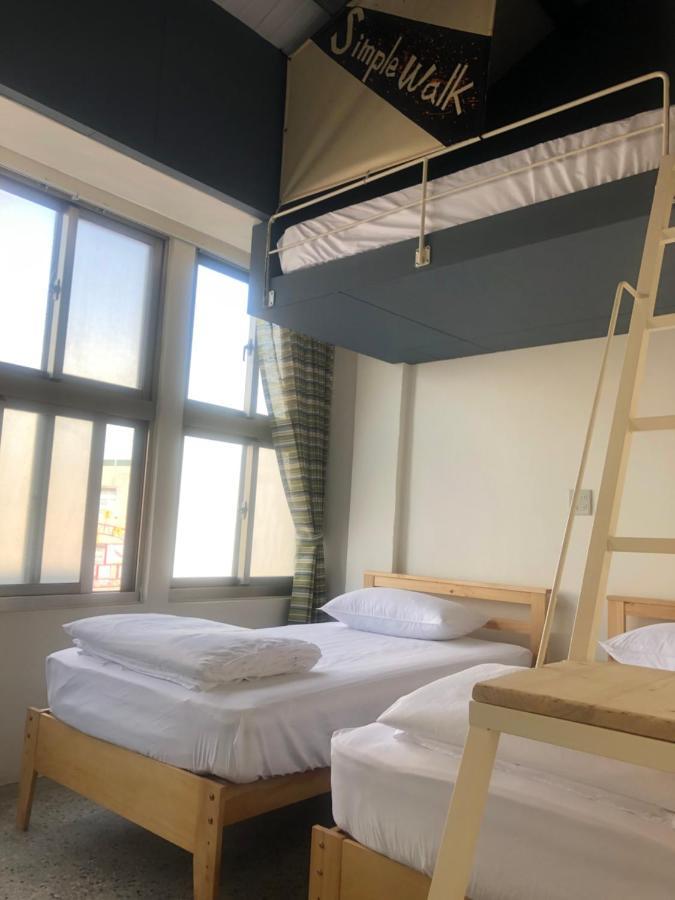 Simple Walk Guest House 小公寓 Tainan Zewnętrze zdjęcie